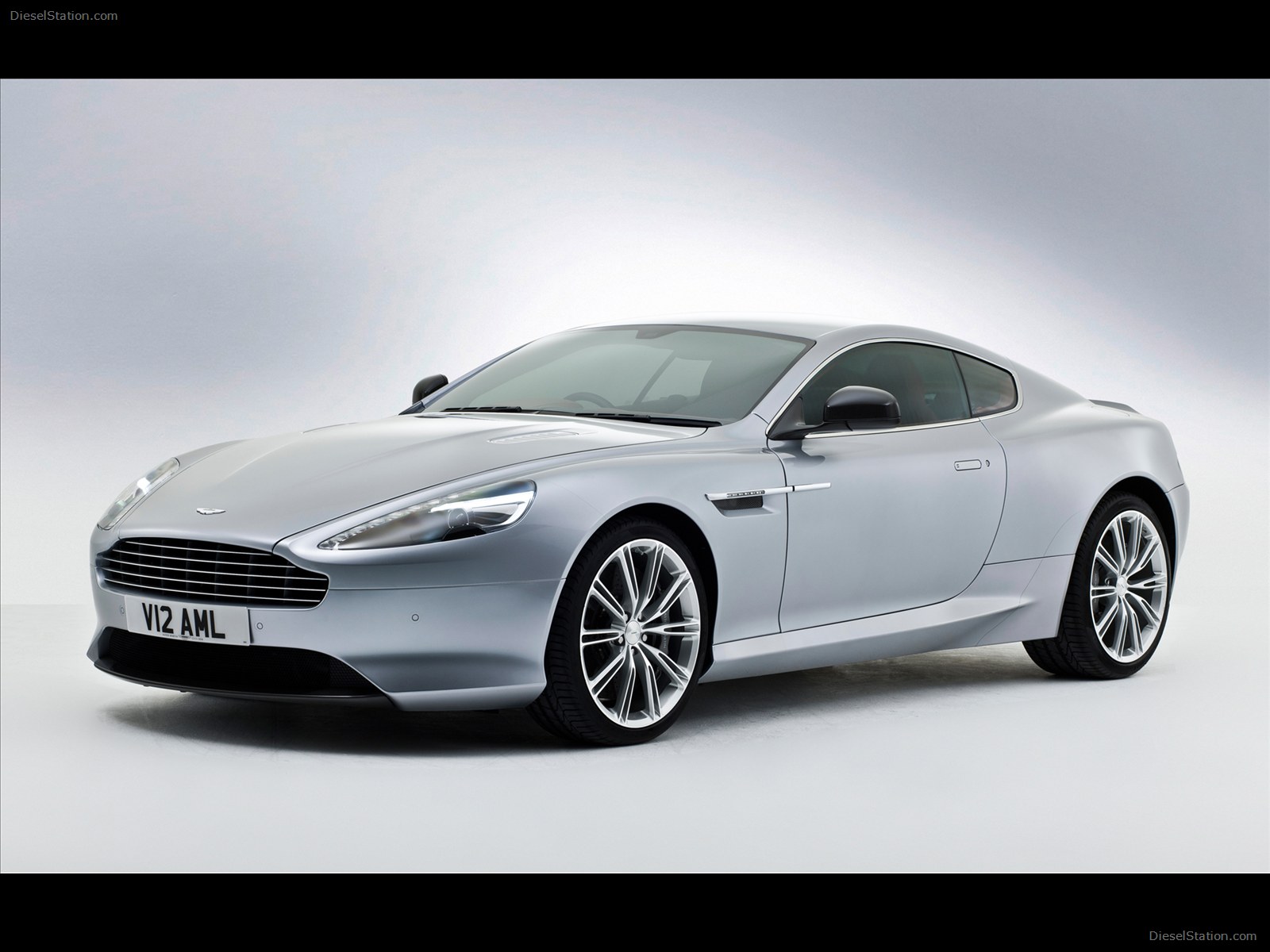 Aston Martin DB9 2013
